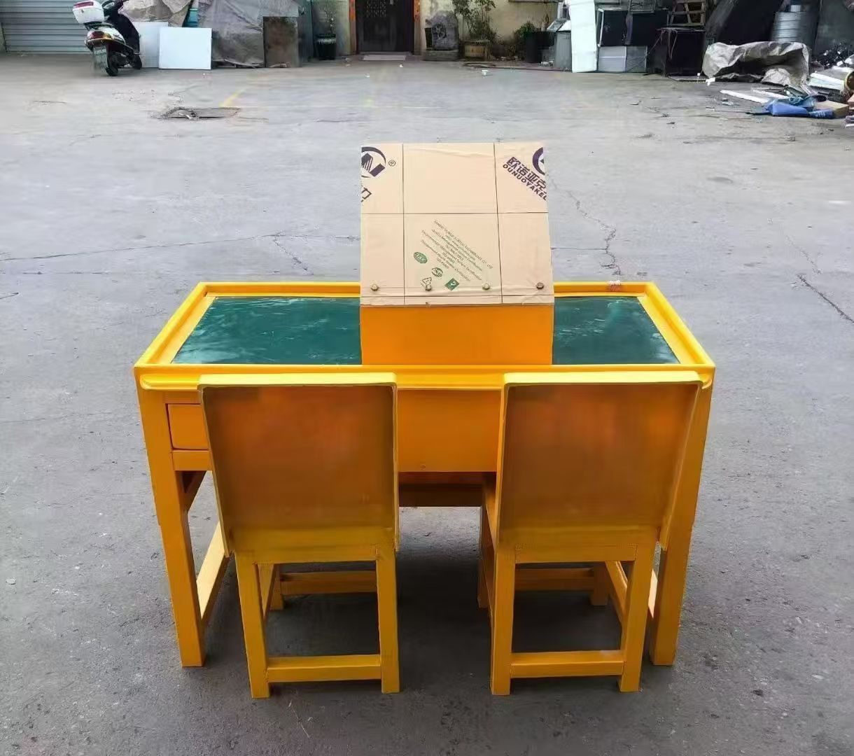 林芝防静电导通桌井下煤矿火工品发放桌:危险品流转的安全守护者